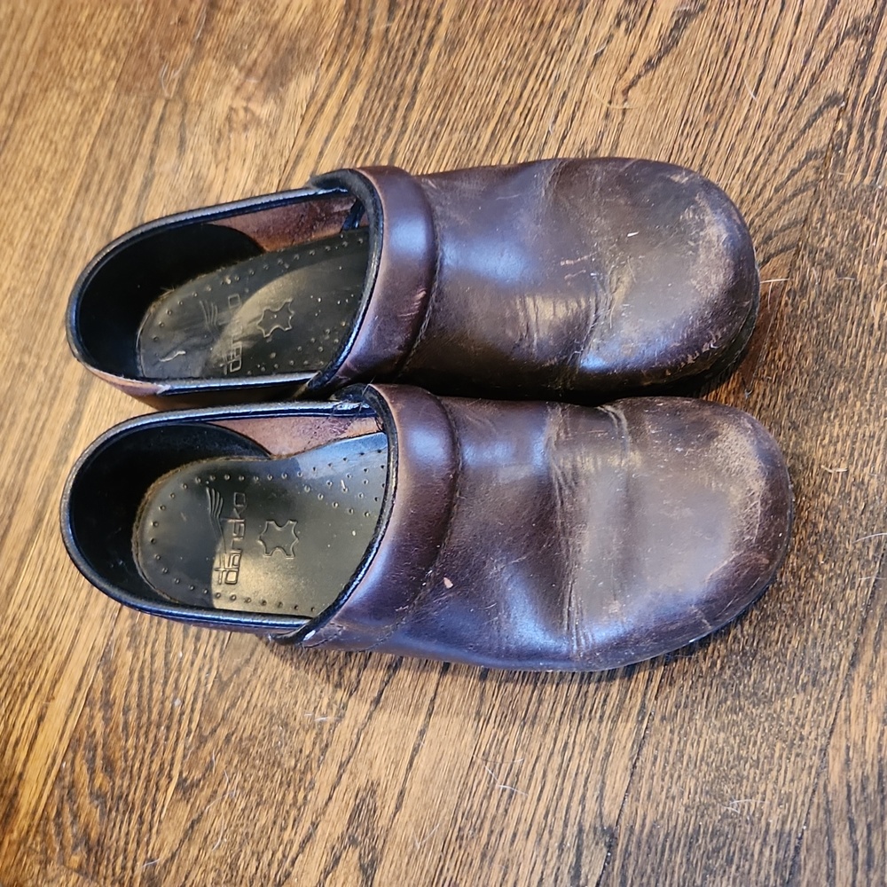 Brown Danske clogs